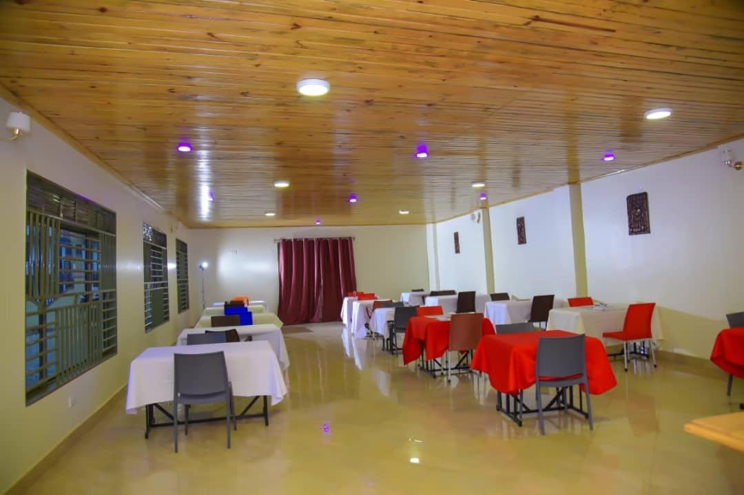 Golden View Hotel Ibanda Εξωτερικό φωτογραφία
