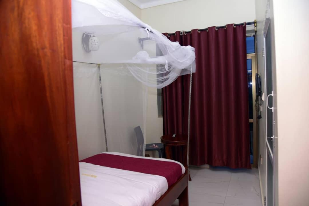 Golden View Hotel Ibanda Εξωτερικό φωτογραφία