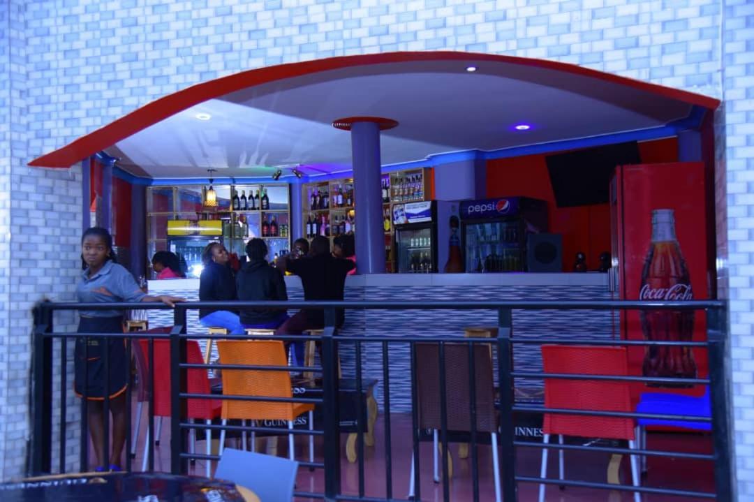 Golden View Hotel Ibanda Εξωτερικό φωτογραφία